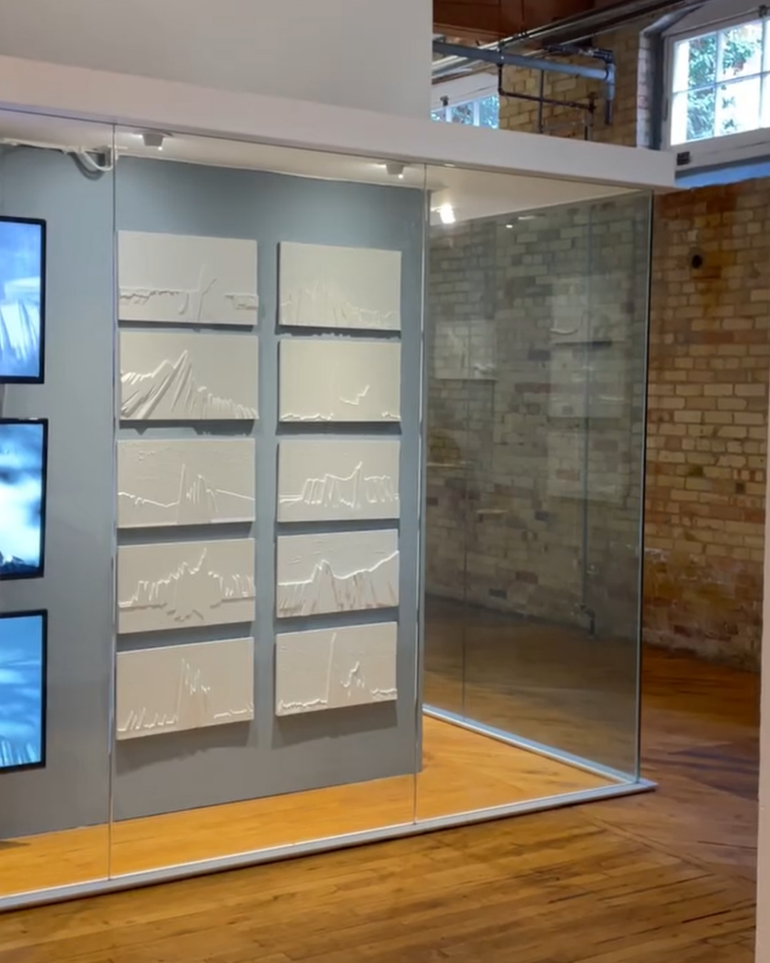 Jan Swinburne Sound Unsound Internet Songlines Vitrine Photo by Jan Swinburne.